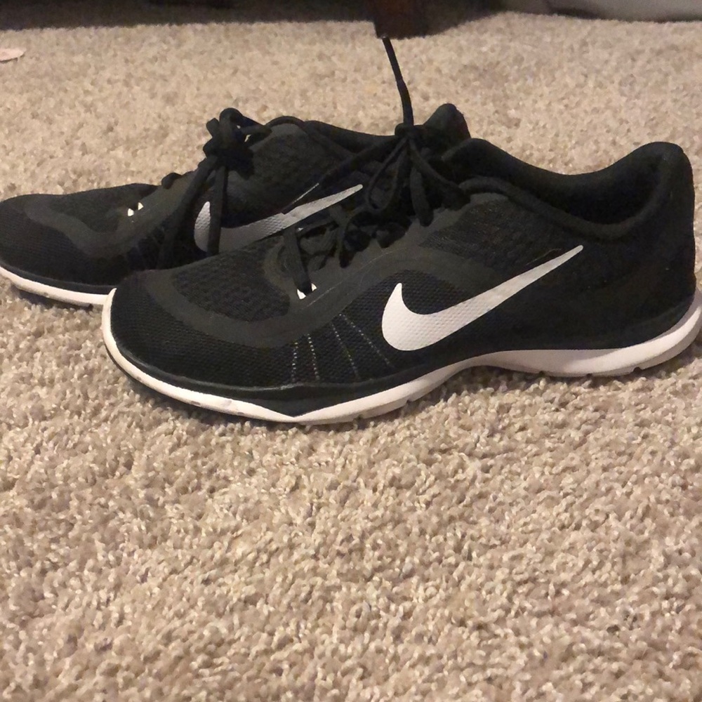 Nike tennis shoes